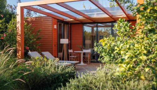 One-Bedroom Apartment with Garden