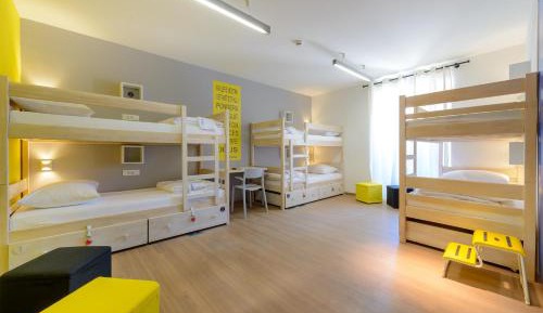 Bed in 8-Bed Mixed Dormitory Room