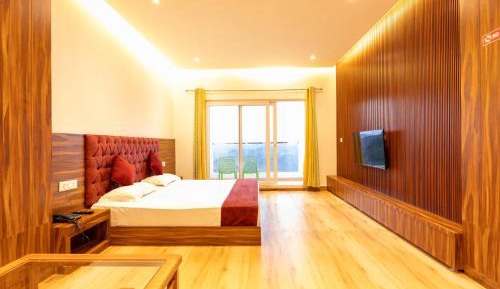 Deluxe Double Room with Balcony