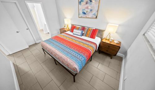 Deluxe One Bedroom King with Kitchen and Sofa Bed