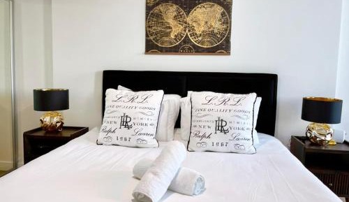 Two-Bedroom Deluxe Apartment