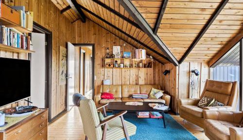 Three-Bedroom Vacation Home 