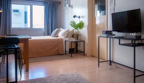 King Studio with Sofa Bed
