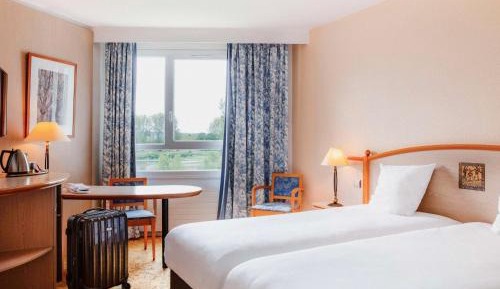 Standard Twin Room with River View