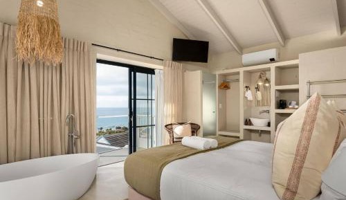 Deluxe Suite with Sea View