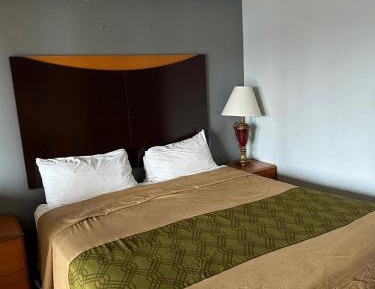 King Room - Accessible/Non-Smoking