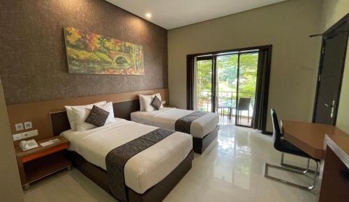 Twin Room with Balcony