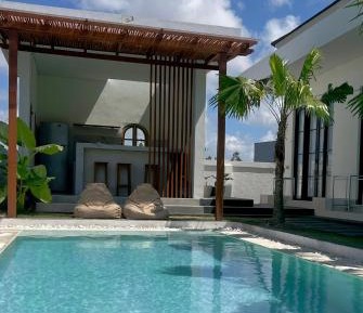 King Room with Pool View