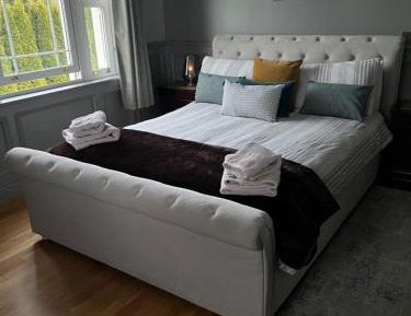 Deluxe King Room 1