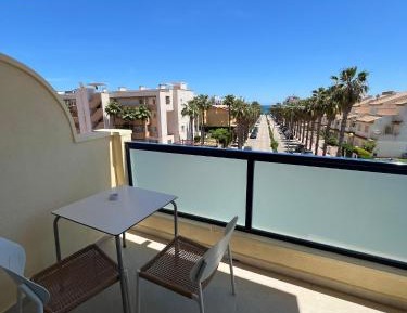 Apartment with Pool View 