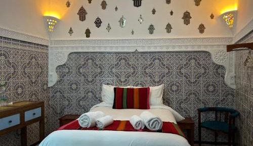 Deluxe Double Room (2 Adults + 1 Child)