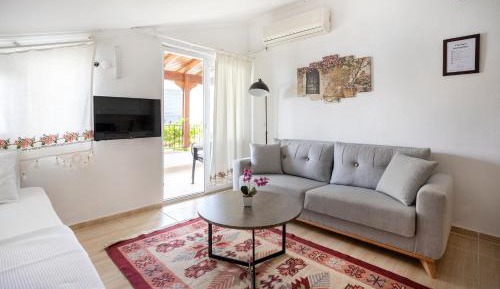 Terrace Apartment with Sea View