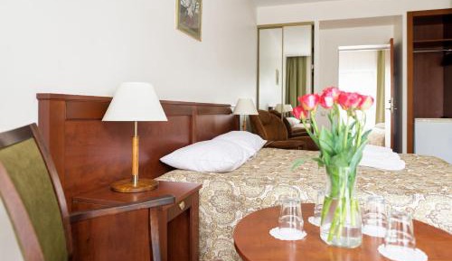 Quadruple Family Room 