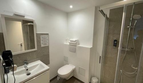 Studio (3 Adults)