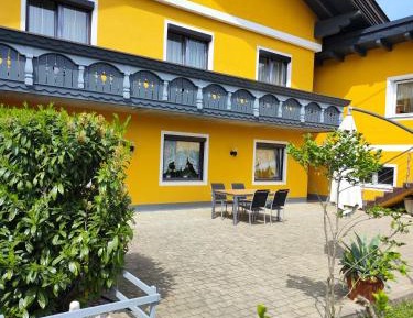 One-Bedroom Apartment with Terrace