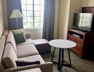 One-Bedroom King Suite