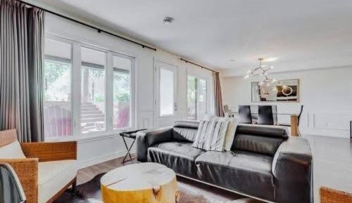 Two-Bedroom Apartment with Mountain View