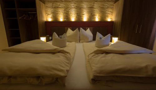 Deluxe Double Room with Shower