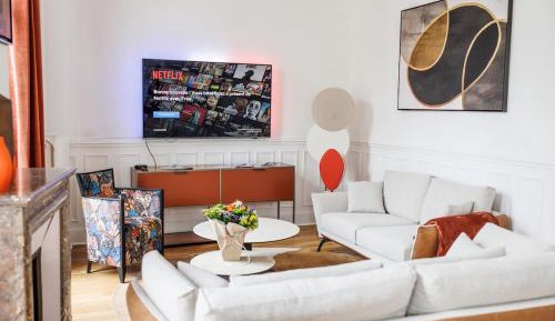 Two-Bedroom Deluxe Apartment with Balcony