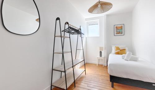 Four-Bedroom Deluxe Apartment