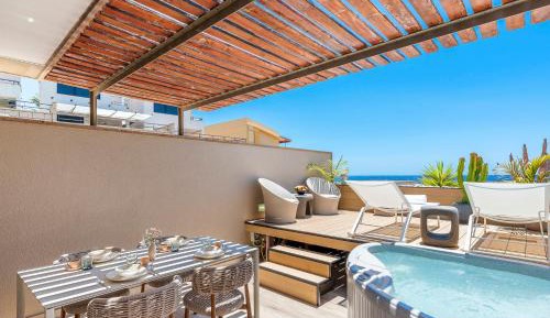 Two-Bedroom Apartment with Terrace and Sea View