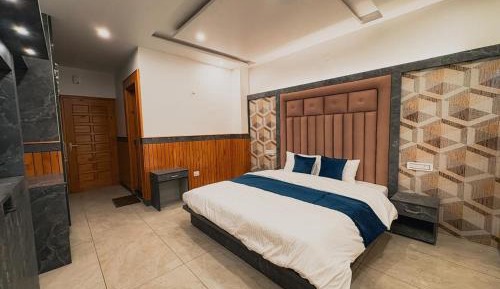 Double Room with Mountain View