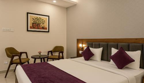 Deluxe King Room
