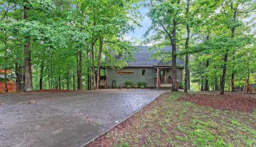 Four-Bedroom Holiday Home