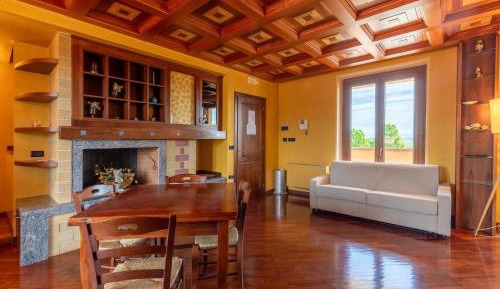 Eight-Bedroom Holiday Home