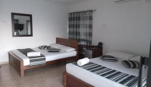 Deluxe Family Room