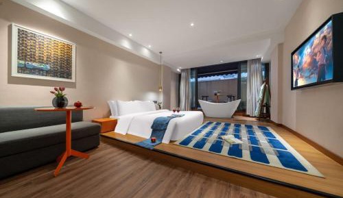 Deluxe Double Room with Bath