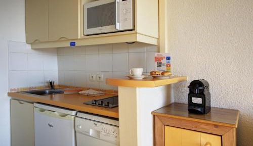 Studio with Sleeping Alcove - Mountain View (4 People)
