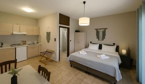Studio (2 Adults)