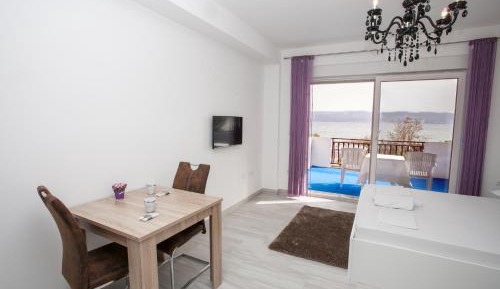 Studio Apartment with Sea View
