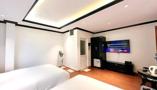 Deluxe Family Room