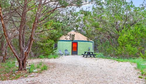One-Bedroom Holiday Home