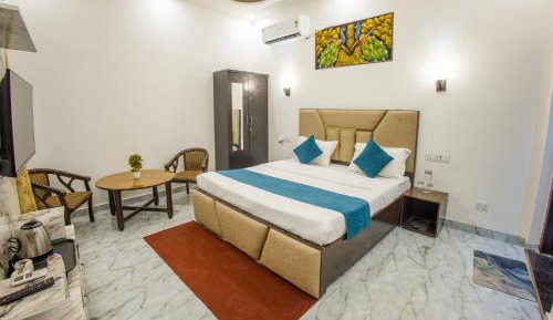 Deluxe Queen Room