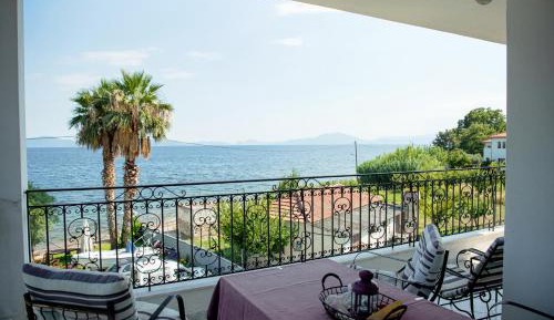 Villa - Beach Front