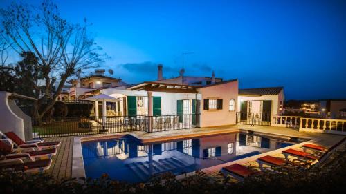 Six-Bedroom Villa 