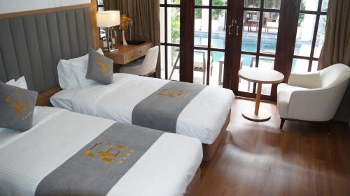 Twin Room with Balcony