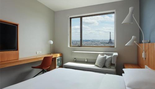 King Room with Eiffel Tower View - High Floor/Club Access