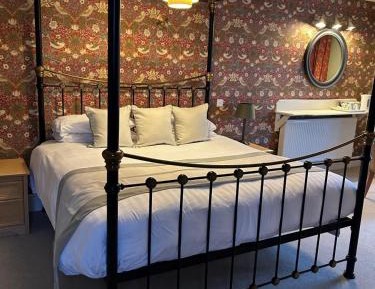 Deluxe River Suite