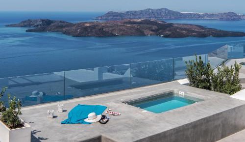 Honeymoon Suite outdoor Tub Caldera View