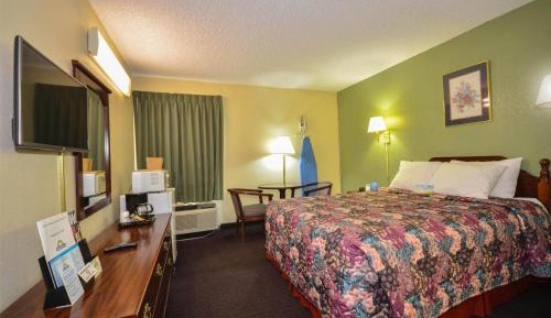 Deluxe King Room - Non-Smoking
