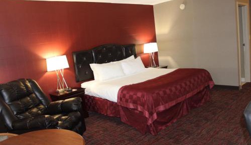 King Room with Bath Tub - Mobility Accessible/Non-Smoking