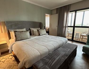 Deluxe King Suite