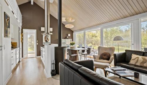 Three-Bedroom Holiday Home 