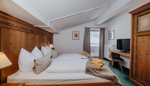 One-Bedroom Apartment (2 Adults)
