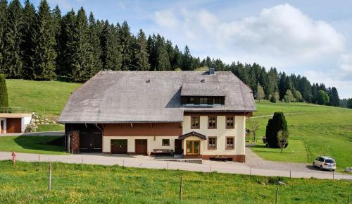 Superior One-Bedroom Apartment