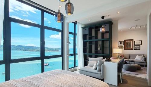 One-Bedroom Apartment with Balcony and Sea View